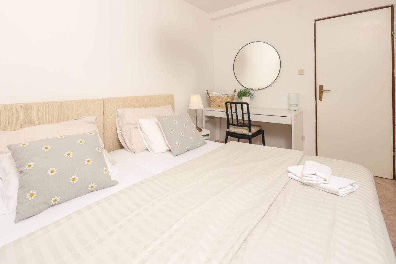 Apartamento Moro Malinska Exterior foto